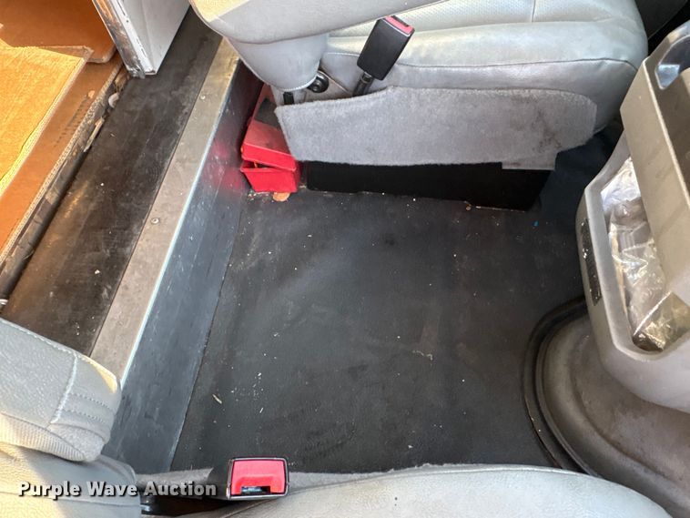 image for item EF1226 2019 Ford E350 box truck