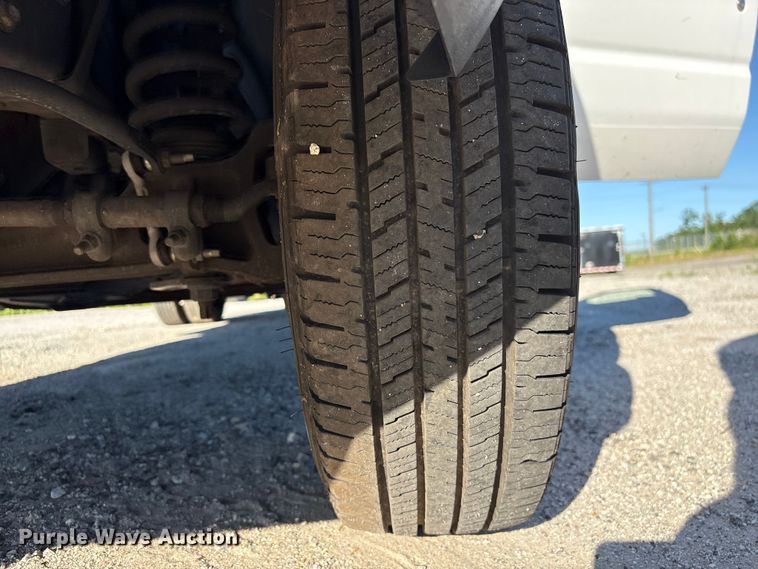 image for item EF1226 2019 Ford E350 box truck