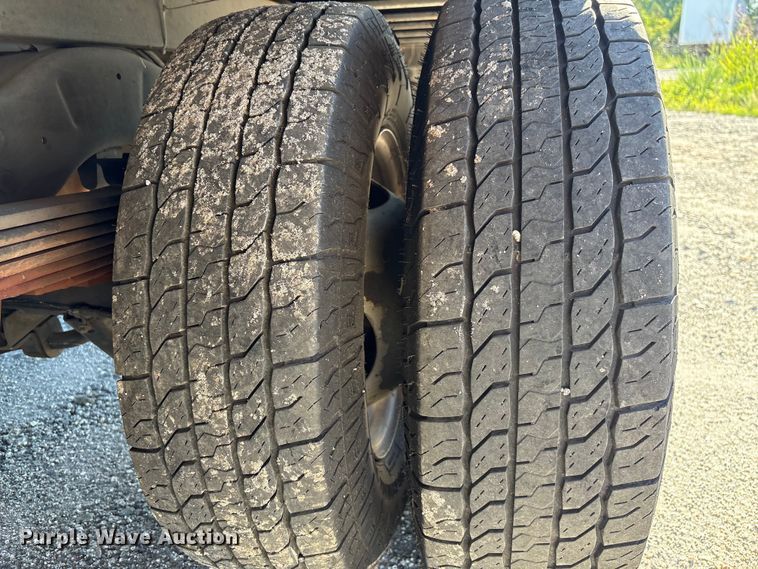 image for item EF1226 2019 Ford E350 box truck