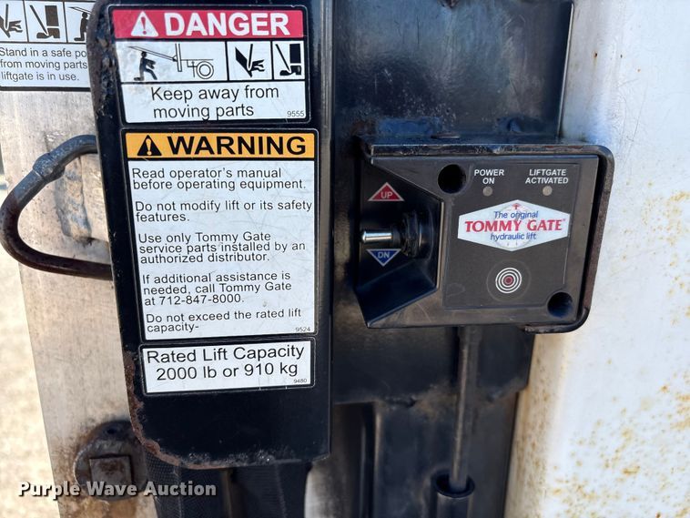 image for item EF1228 2019 Ford E350 box truck