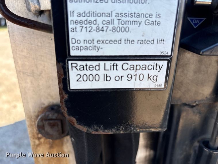 image for item EF1228 2019 Ford E350 box truck