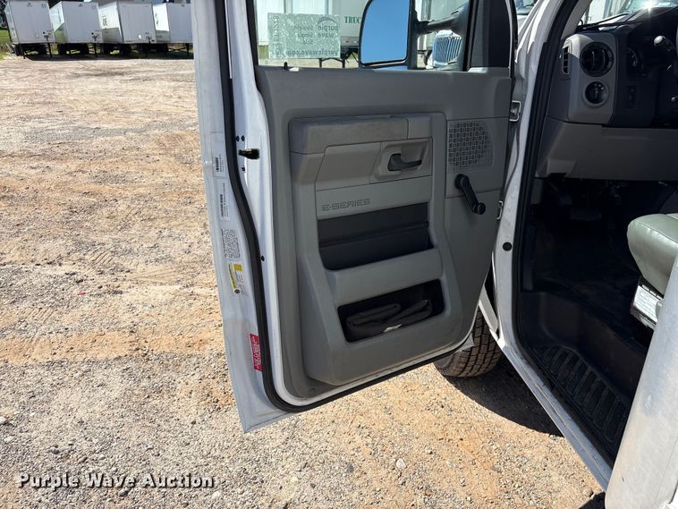 image for item EF1228 2019 Ford E350 box truck