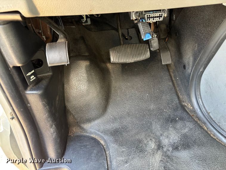 image for item EF1228 2019 Ford E350 box truck