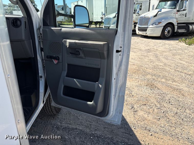 image for item EF1228 2019 Ford E350 box truck