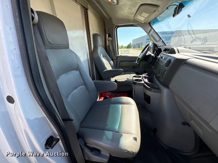 image for item EF1228 2019 Ford E350 box truck