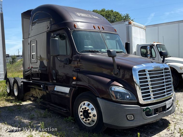 image for item EF1229 2014 Freightliner Cascadia semi truck