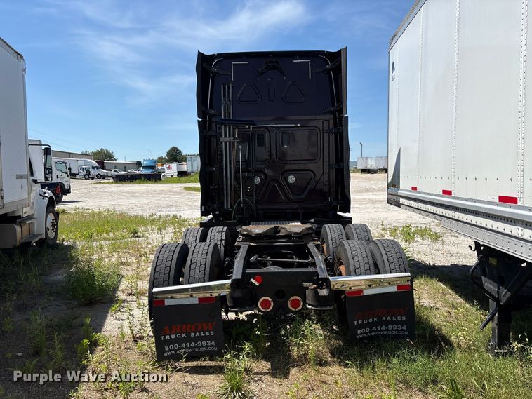 image for item EF1229 2014 Freightliner Cascadia semi truck
