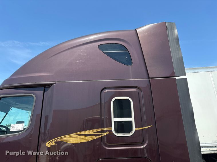 image for item EF1229 2014 Freightliner Cascadia semi truck