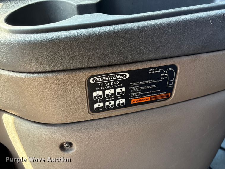 image for item EF1229 2014 Freightliner Cascadia semi truck