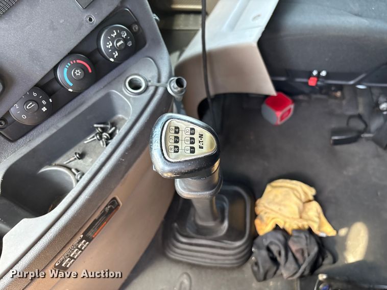 image for item EF1229 2014 Freightliner Cascadia semi truck