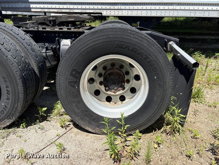 image for item EF1229 2014 Freightliner Cascadia semi truck