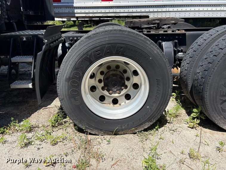 image for item EF1229 2014 Freightliner Cascadia semi truck