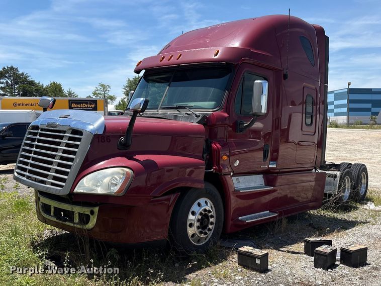 image for item EF1230 2012 Freightliner Cascadia semi truck