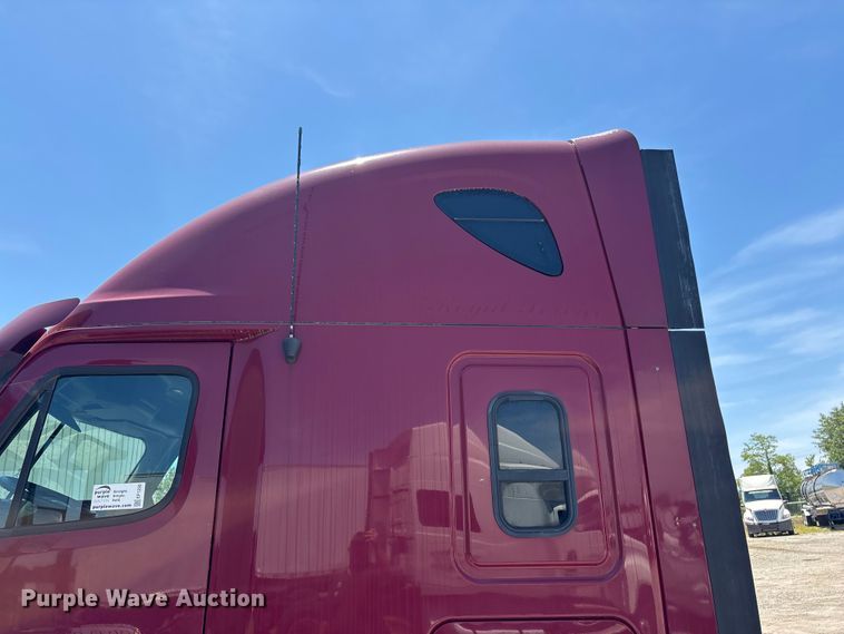 image for item EF1230 2012 Freightliner Cascadia semi truck