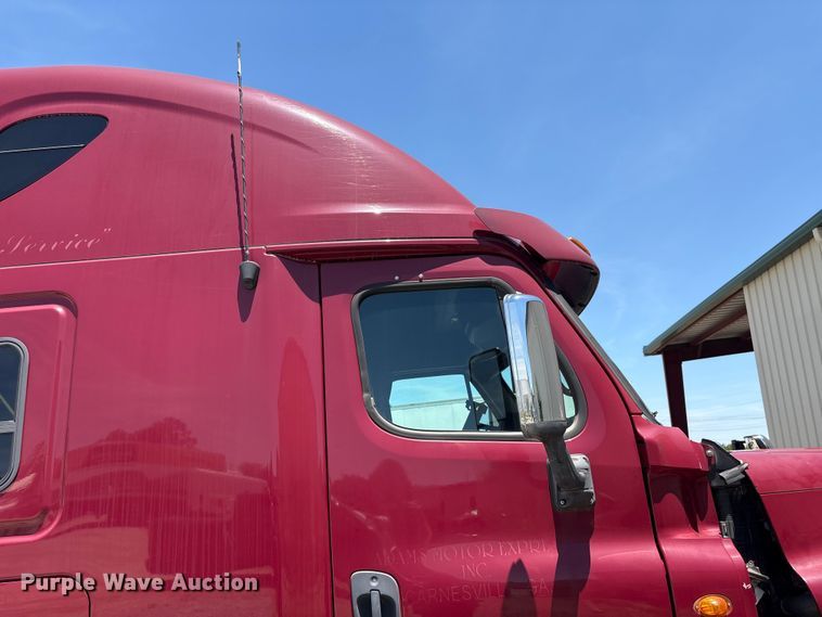 image for item EF1230 2012 Freightliner Cascadia semi truck