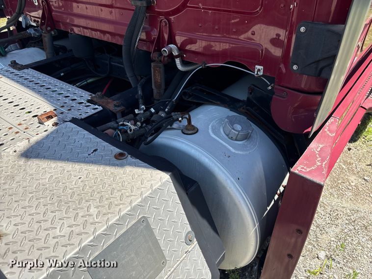 image for item EF1230 2012 Freightliner Cascadia semi truck
