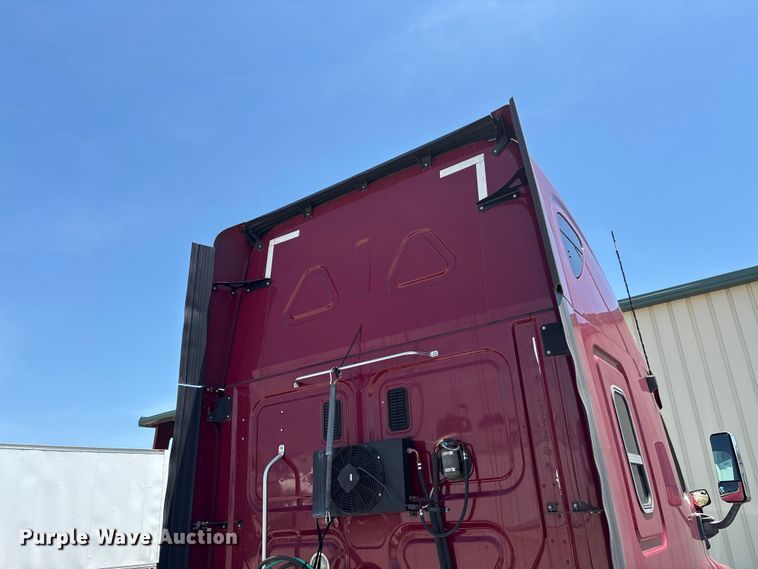 image for item EF1230 2012 Freightliner Cascadia semi truck