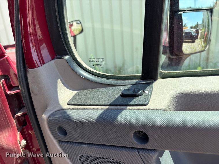 image for item EF1230 2012 Freightliner Cascadia semi truck
