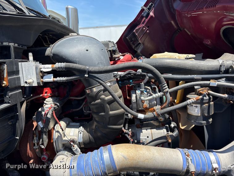 image for item EF1230 2012 Freightliner Cascadia semi truck