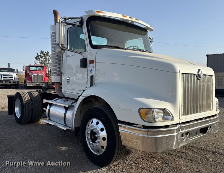 image for item EG1897 2006 International 9200i semi truck