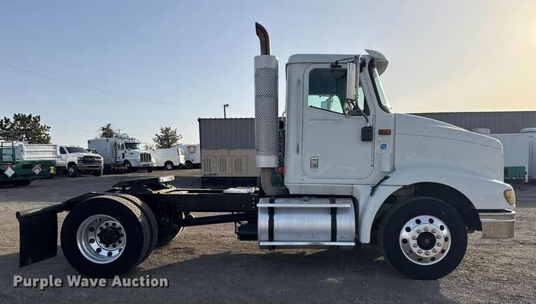 image for item EG1897 2006 International 9200i semi truck