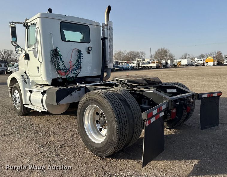 image for item EG1897 2006 International 9200i semi truck