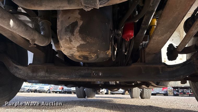 image for item EG1897 2006 International 9200i semi truck
