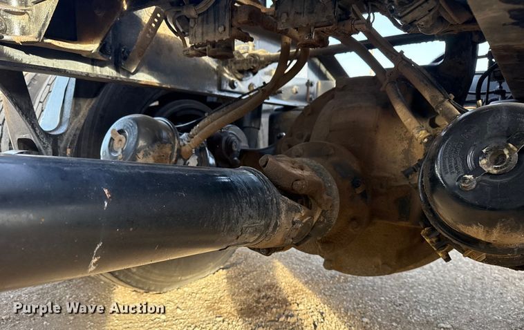 image for item EG1897 2006 International 9200i semi truck
