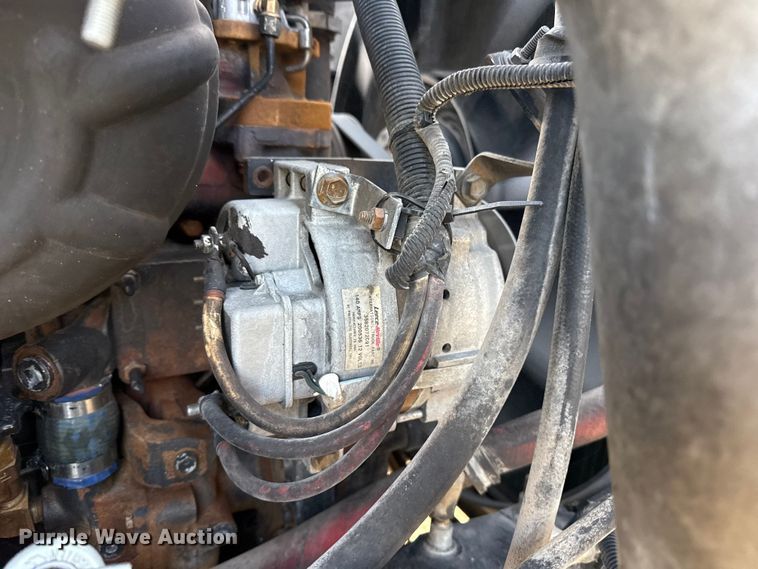 image for item EG1897 2006 International 9200i semi truck