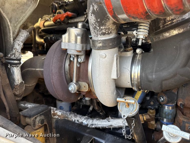 image for item EG1897 2006 International 9200i semi truck