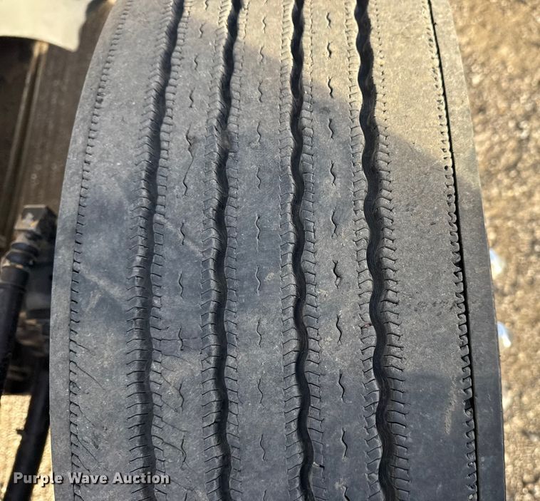 image for item EG1897 2006 International 9200i semi truck