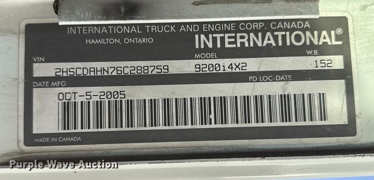 image for item EG1897 2006 International 9200i semi truck