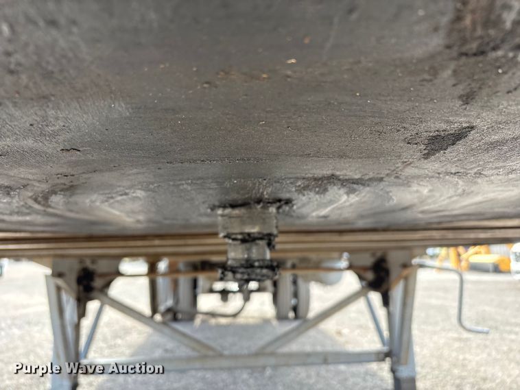 image for item EG9060 1999 Wabash dry van trailer