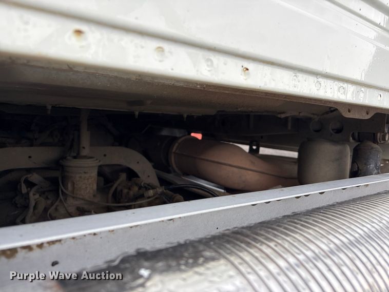 image for item EG9128 2013 Mack Pinnacle semi truck