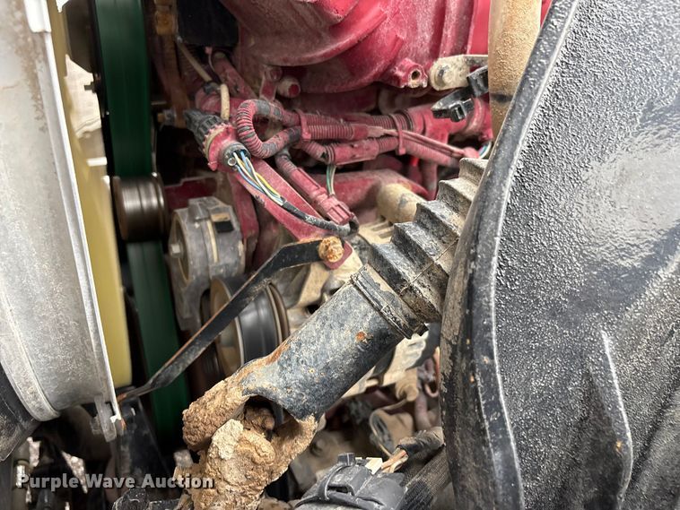 image for item EG9128 2013 Mack Pinnacle semi truck