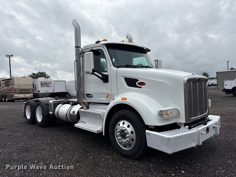 image for item EG9130 2015 Peterbilt 567 semi truck