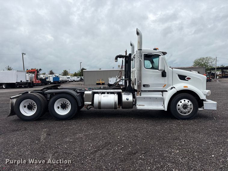 image for item EG9130 2015 Peterbilt 567 semi truck