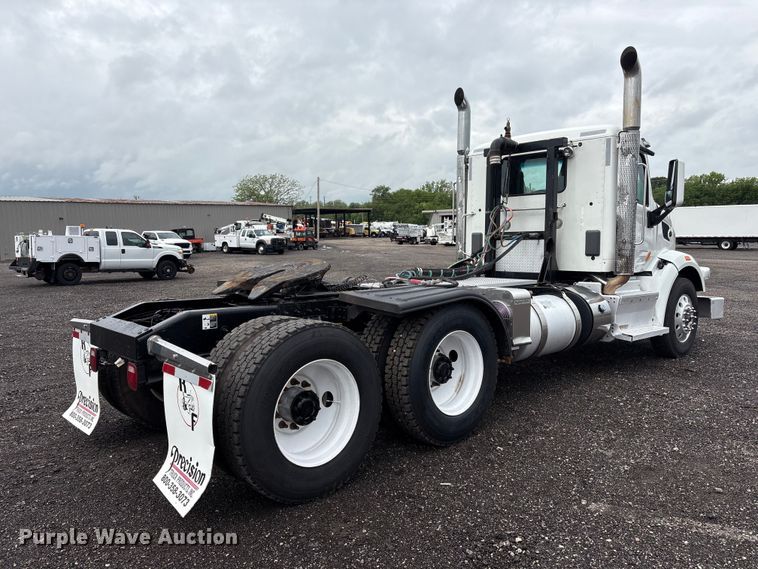 image for item EG9130 2015 Peterbilt 567 semi truck