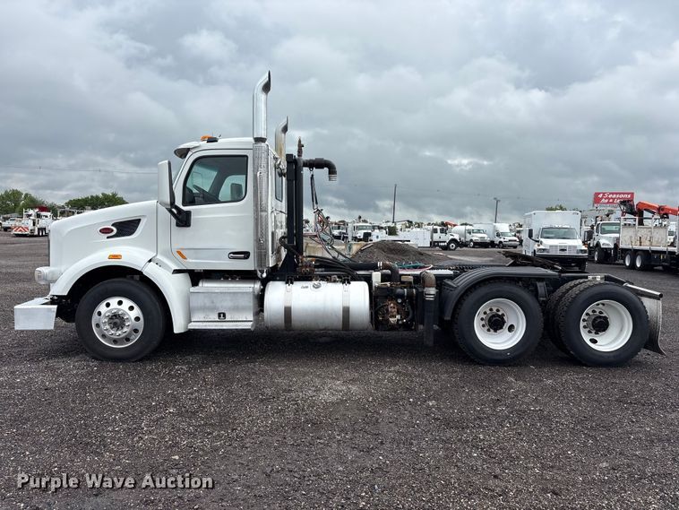 image for item EG9130 2015 Peterbilt 567 semi truck