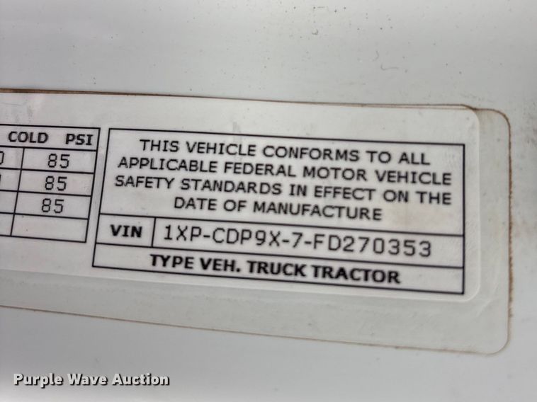 image for item EG9130 2015 Peterbilt 567 semi truck