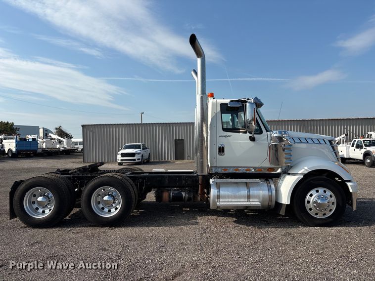image for item EG9156 2011 International LoneStar semi truck