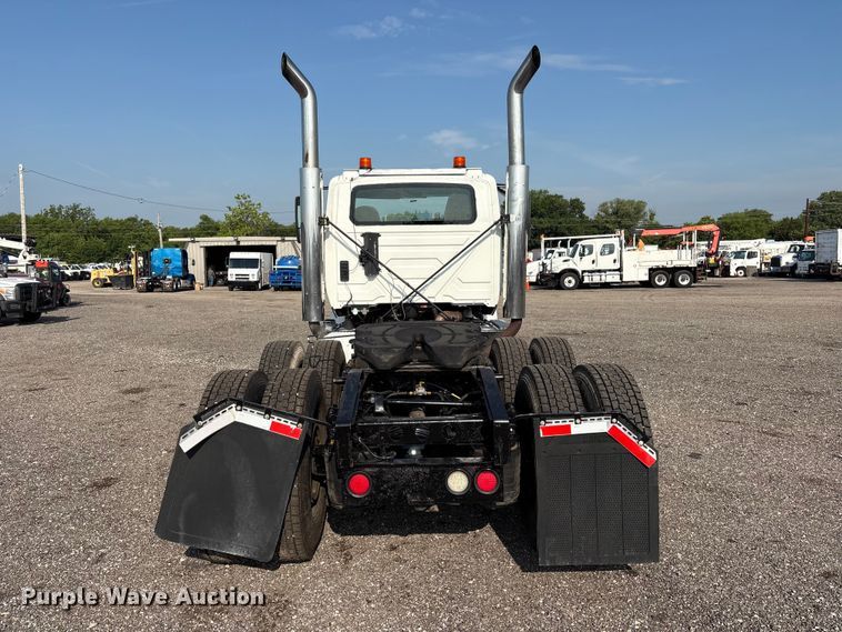 image for item EG9156 2011 International LoneStar semi truck