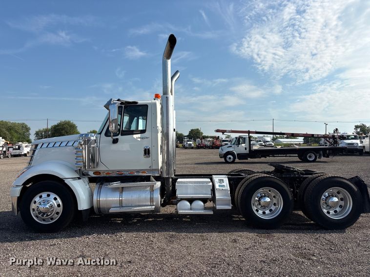 image for item EG9156 2011 International LoneStar semi truck