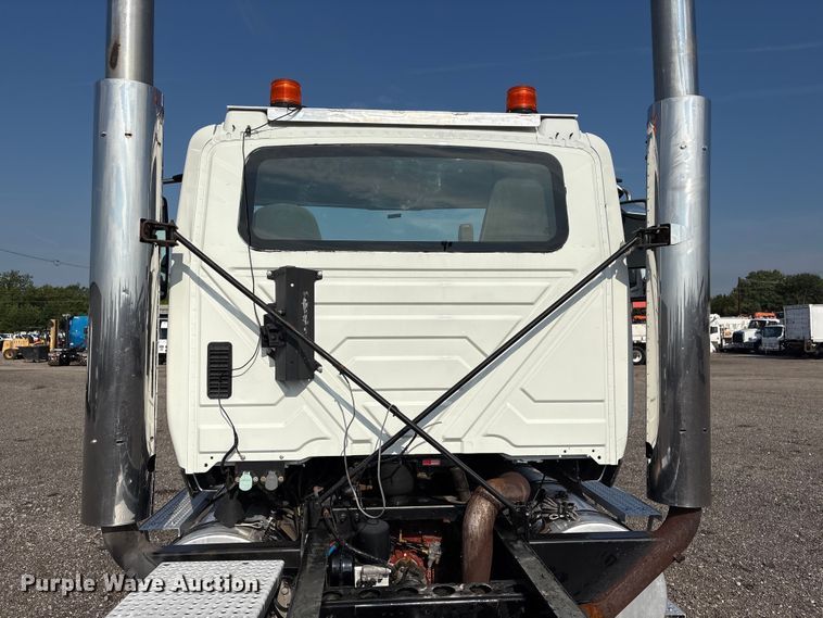 image for item EG9156 2011 International LoneStar semi truck