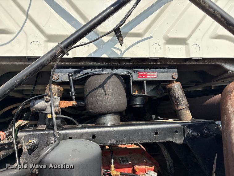 image for item EG9156 2011 International LoneStar semi truck