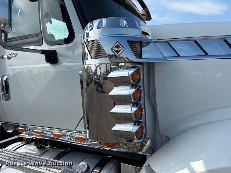 image for item EG9156 2011 International LoneStar semi truck