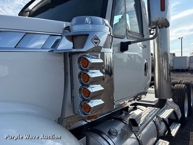 image for item EG9156 2011 International LoneStar semi truck
