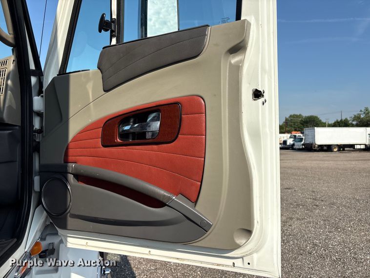 image for item EG9156 2011 International LoneStar semi truck