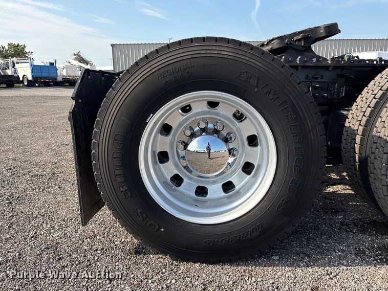 image for item EG9156 2011 International LoneStar semi truck
