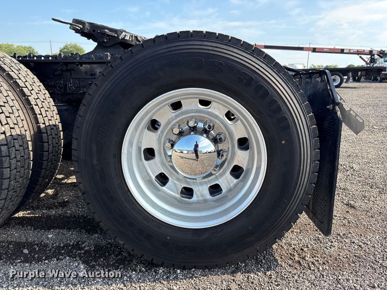 image for item EG9156 2011 International LoneStar semi truck